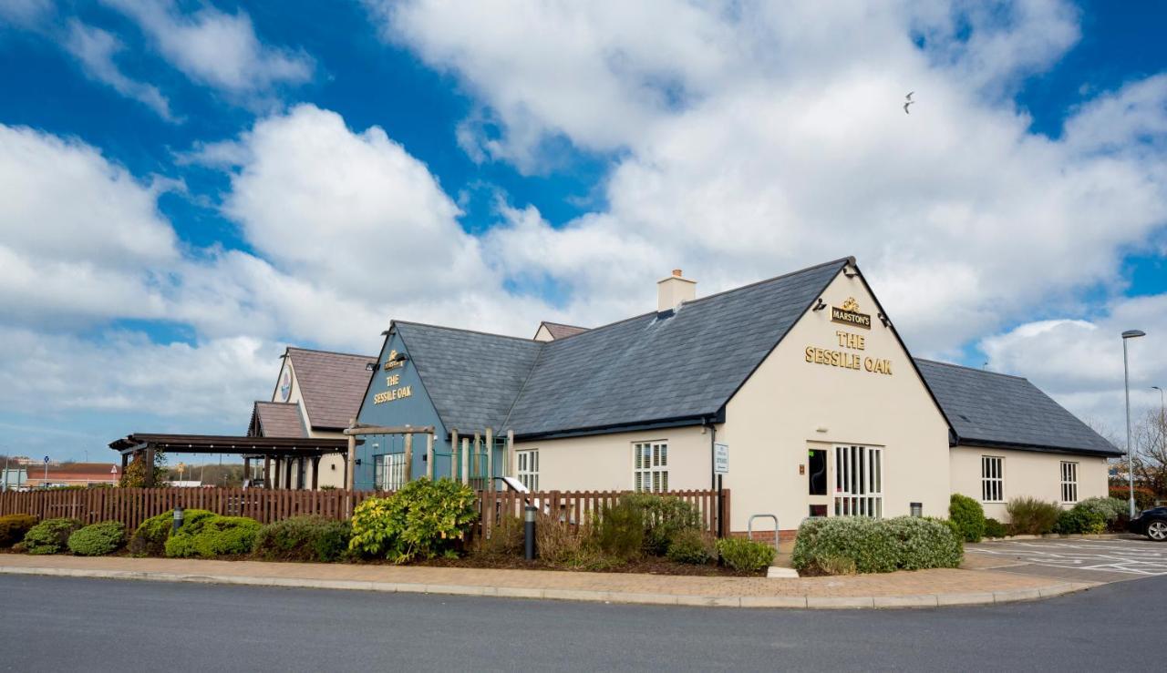 Sessile Oak, Llanelli By Marston'S Inns מראה חיצוני תמונה